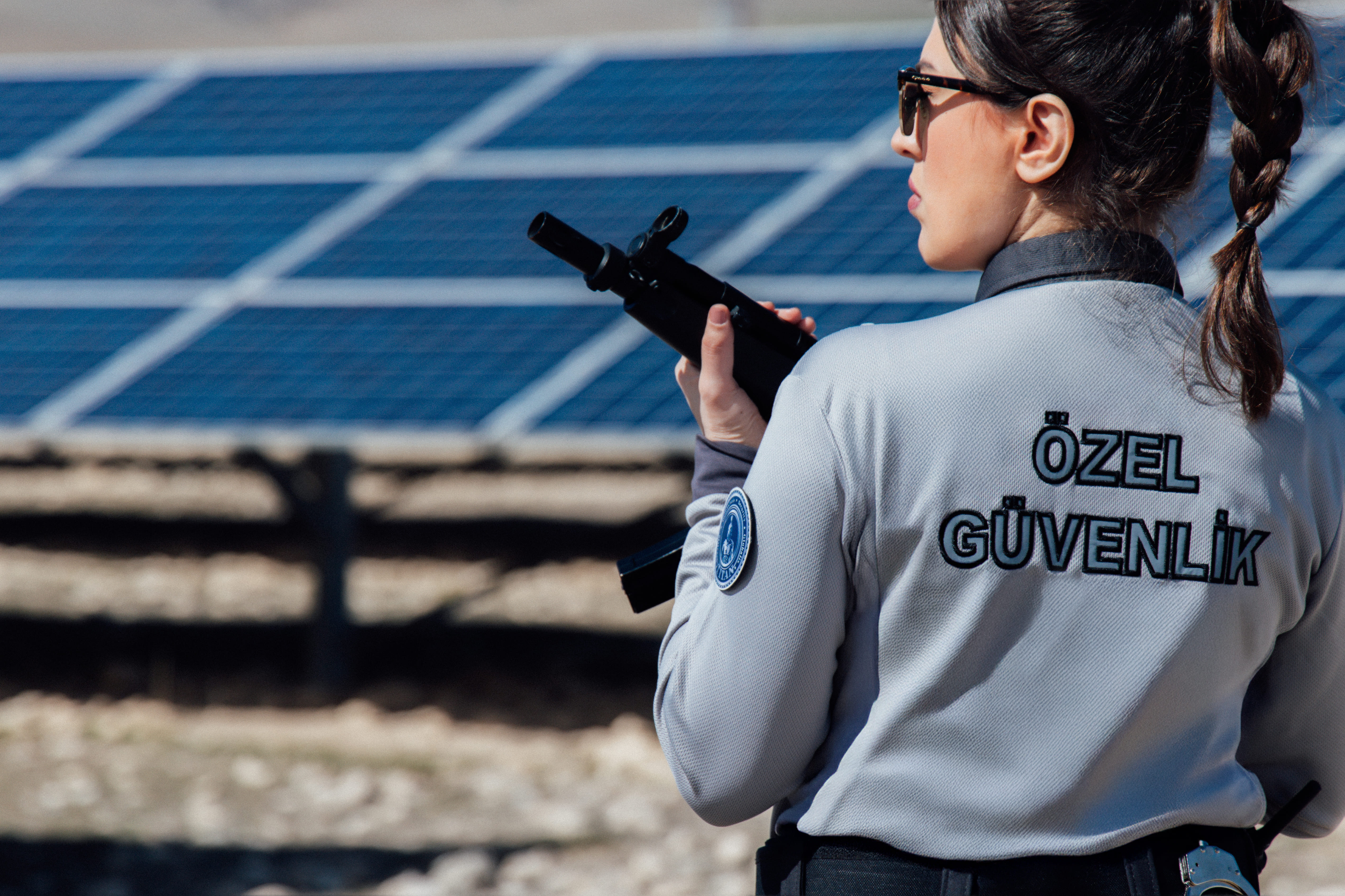 Enerjiniz Kesilmesin: GES, RES ve Enerji Santrallerinde Hibrit Tesis Güvenliği